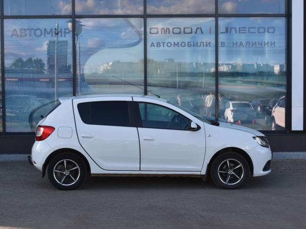 Renault Sandero II с пробегом 2017 года, цена 850 000 рублей, 65985 км, хэтчбек, Автокод Объявления