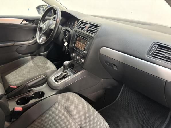 Volkswagen Jetta VI с пробегом 2013 года, цена 919 000 рублей, 234620 км, седан, Автокод Объявления
