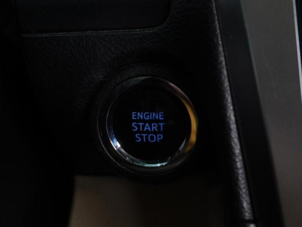 Toyota Camry VII (XV50) Рестайлинг с пробегом 2015 года, цена 2 229 000 рублей, 130320 км, седан, Автокод Объявления
