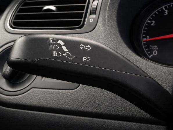 Volkswagen Polo V Рестайлинг с пробегом 2015 года, цена 937 000 рублей, 109373 км, седан, Автокод Объявления