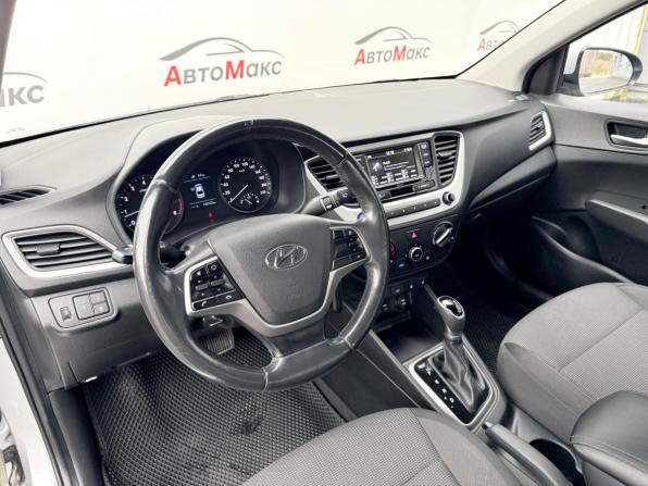 Hyundai Solaris II с пробегом 2017 года, цена 1 346 000 рублей, 120120 км, седан, Автокод Объявления