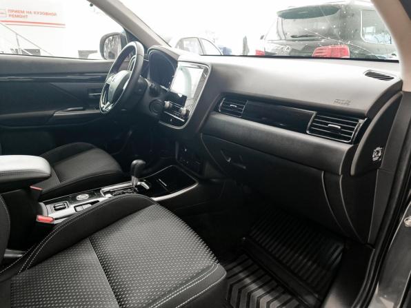 Mitsubishi Outlander III Рестайлинг 3 с пробегом 2021 года, цена 2 890 000 рублей, 47617 км, внедорожник, Автокод Объявления