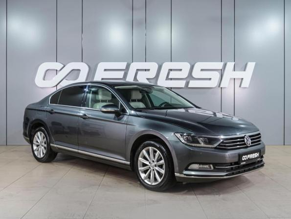 Volkswagen Passat B8 с пробегом 2017 года, цена 2 349 000 рублей, 139923 км, седан, Автокод Объявления