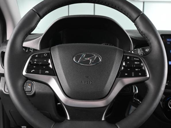 Hyundai Solaris II Рестайлинг с пробегом 2021 года, цена 1 579 000 рублей, 43267 км, седан, Автокод Объявления