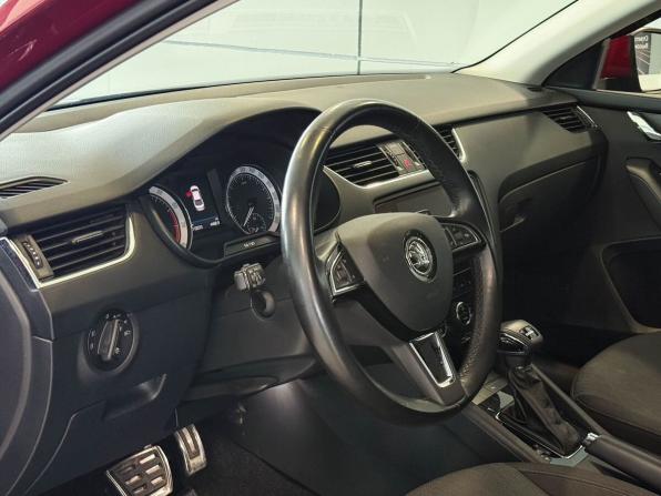 Skoda Octavia III (A7) Рестайлинг с пробегом 2018 года, цена 1 857 000 рублей, 110033 км, лифтбек, Автокод Объявления