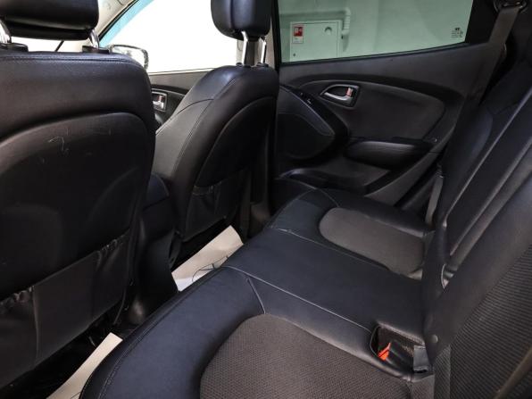 Hyundai ix35 I Рестайлинг с пробегом 2015 года, цена 1 130 000 рублей, 211000 км, внедорожник, Автокод Объявления