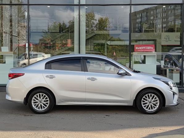 Kia Rio IV Рестайлинг с пробегом 2021 года, цена 1 799 000 рублей, 71000 км, седан, Автокод Объявления