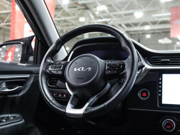 Kia Rio IV Рестайлинг с пробегом 2021 года, цена 1 790 700 рублей, 58865 км, седан, Автокод Объявления