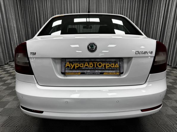Skoda Octavia II (A5) Рестайлинг с пробегом 2012 года, цена 900 000 рублей, 239983 км, лифтбек, Автокод Объявления
