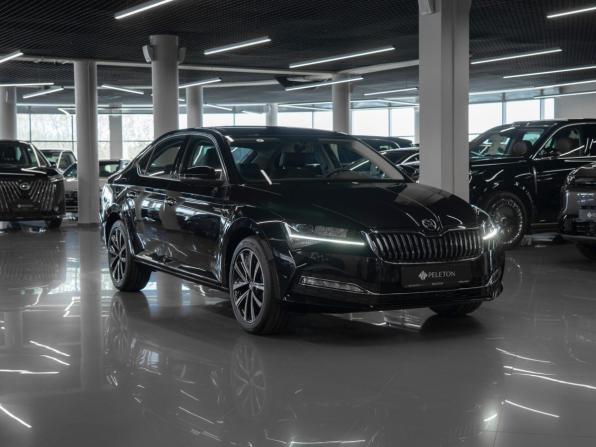 Skoda Superb III Рестайлинг с пробегом 2025 года, цена 3 275 000 рублей, 50 км, лифтбек, Автокод Объявления