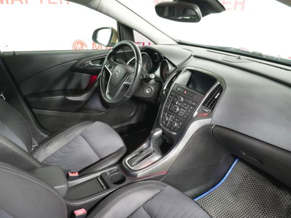 Opel Astra J Рестайлинг с пробегом 2013 года, цена 733 000 рублей, 179153 км, хэтчбек, Автокод Объявления