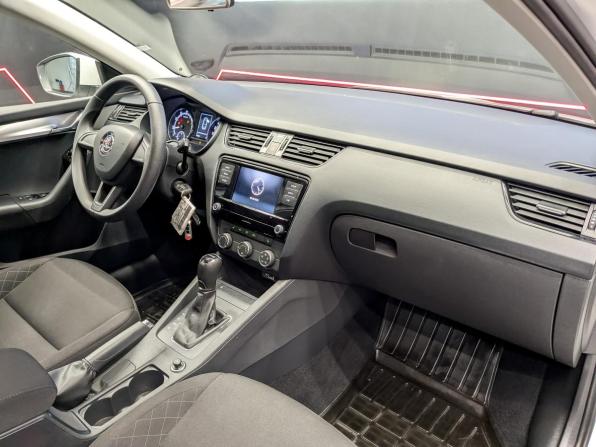 Skoda Octavia III (A7) Рестайлинг с пробегом 2020 года, цена 1 900 000 рублей, 97624 км, лифтбек, Автокод Объявления