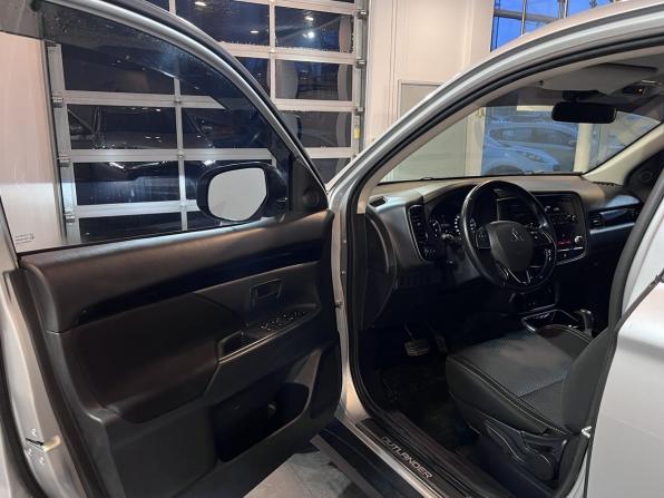 Mitsubishi Outlander III Рестайлинг 3 с пробегом 2021 года, цена 1 990 000 рублей, 114830 км, внедорожник, Автокод Объявления