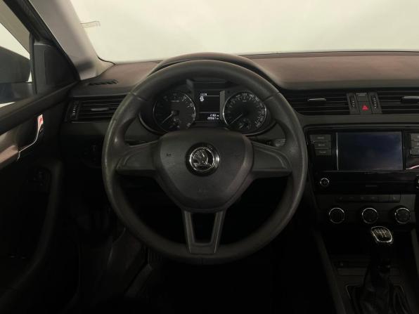 Skoda Octavia III (A7) Рестайлинг с пробегом 2017 года, цена 1 341 000 рублей, 209567 км, лифтбек, Автокод Объявления