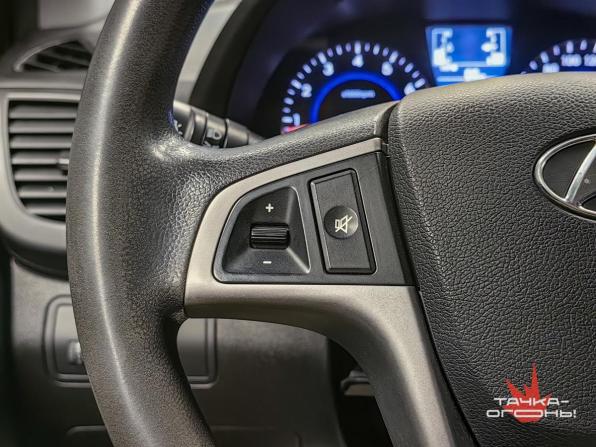 Hyundai Solaris I Рестайлинг с пробегом 2014 года, цена 775 000 рублей, 180000 км, хэтчбек, Автокод Объявления