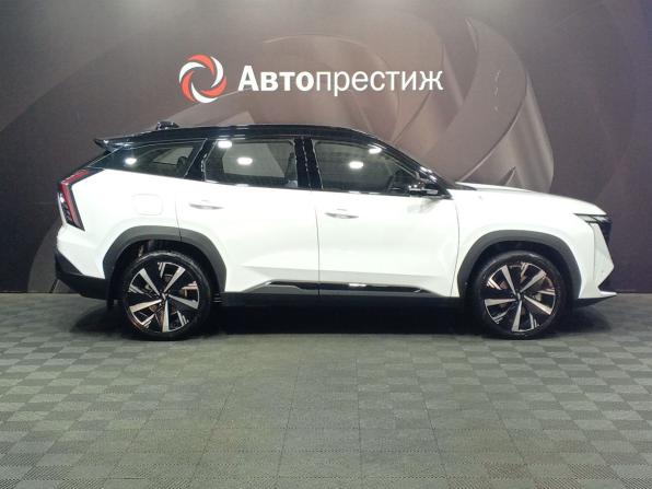 Geely Atlas II с пробегом 2024 года, цена 3 750 000 рублей, 2000 км, внедорожник, Автокод Объявления