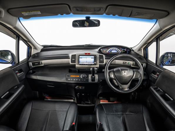Honda Freed I Рестайлинг с пробегом 2012 года, цена 1 135 000 рублей, 142679 км, компактвэн, Автокод Объявления