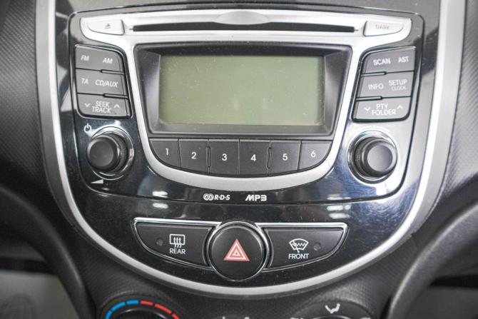Hyundai Solaris I с пробегом 2011 года, цена 879 000 рублей, 133000 км, хэтчбек, Автокод Объявления