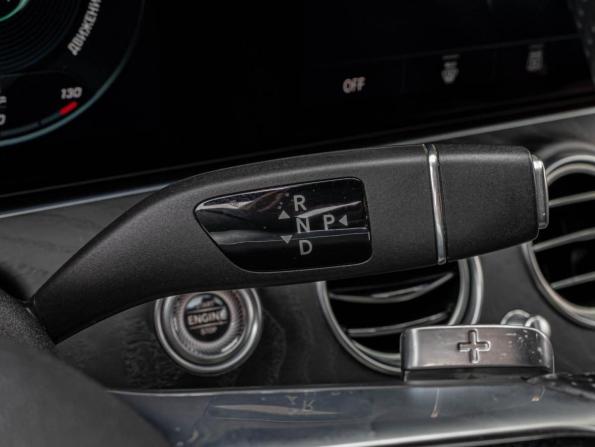 Mercedes-Benz E-Класс V (W213 S213 C238) Рестайлинг с пробегом 2021 года, цена 4 200 000 рублей, 281223 км, седан, Автокод Объявления