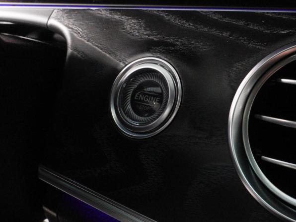 Mercedes-Benz E-Класс V (W213 S213 C238) Рестайлинг с пробегом 2021 года, цена 6 149 000 рублей, 112290 км, седан, Автокод Объявления