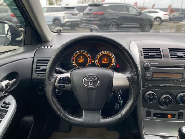 Toyota Corolla X (E140 E150) Рестайлинг с пробегом 2012 года, цена 935 000 рублей, 288071 км, седан, Автокод Объявления
