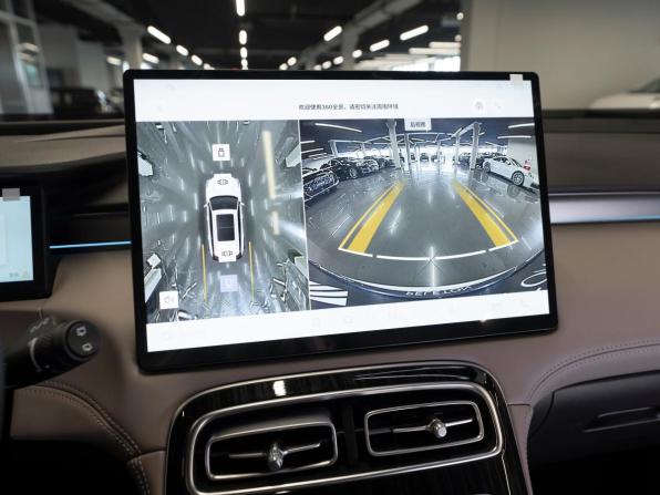 Geely Atlas II с пробегом 2026 года, цена 3 350 000 рублей, 50 км, внедорожник, Автокод Объявления