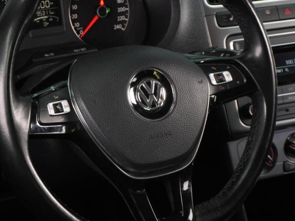 Volkswagen Polo V Рестайлинг с пробегом 2019 года, цена 1 325 000 рублей, 95311 км, седан, Автокод Объявления