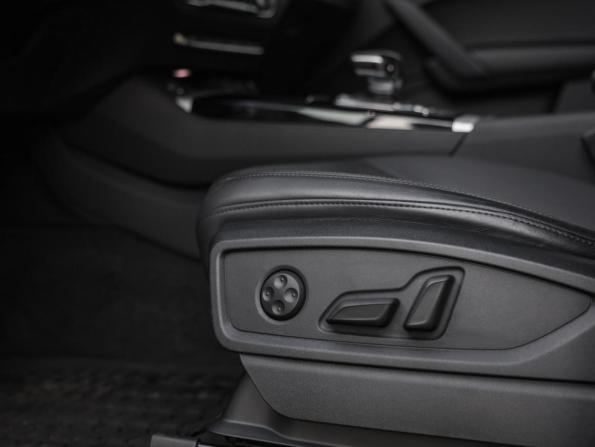 Audi Q5 II (FY) Рестайлинг с пробегом 2021 года, цена 4 742 100 рублей, 12122 км, внедорожник, Автокод Объявления