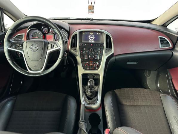 Opel Astra J Рестайлинг с пробегом 2011 года, цена 690 000 рублей, 166000 км, хэтчбек, Автокод Объявления