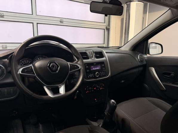 Renault Logan II Рестайлинг с пробегом 2019 года, цена 1 290 000 рублей, 48500 км, седан, Автокод Объявления