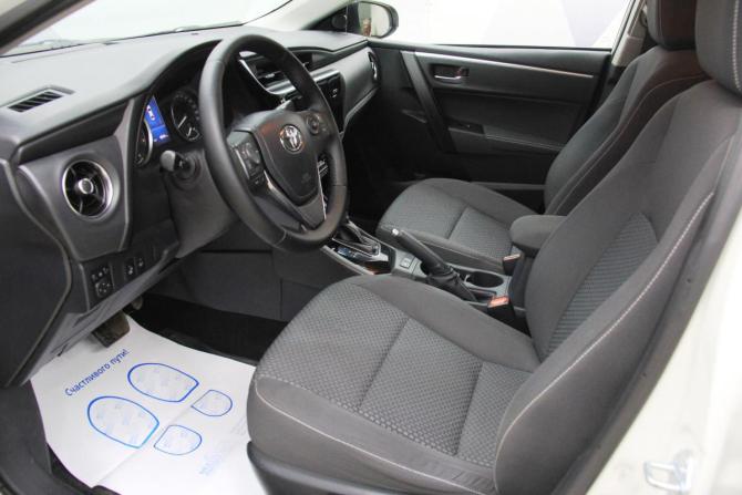 Toyota Corolla XI (E160 E170 E180) Рестайлинг 1 с пробегом 2016 года, цена 1 637 000 рублей, 90161 км, седан, Автокод Объявления