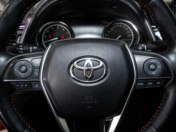 Toyota Camry VIII (XV70) Рестайлинг с пробегом 2021 года, цена 3 400 000 рублей, 114980 км, седан, Автокод Объявления