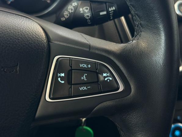 Ford Focus III Рестайлинг с пробегом 2015 года, цена 970 000 рублей, 114637 км, хэтчбек, Автокод Объявления
