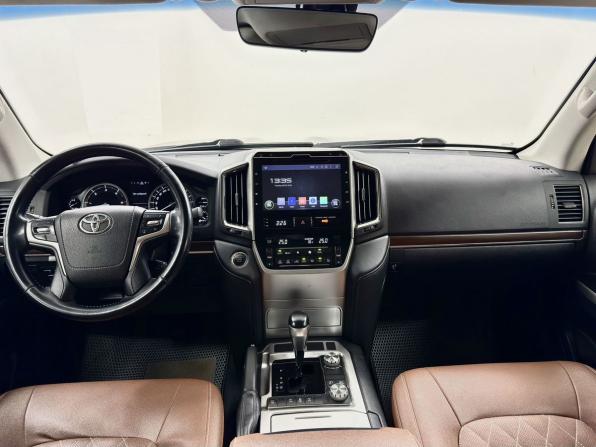 Toyota Land Cruiser 200 Series Рестайлинг 2 с пробегом 2016 года, цена 4 640 000 рублей, 185000 км, внедорожник, Автокод Объявления