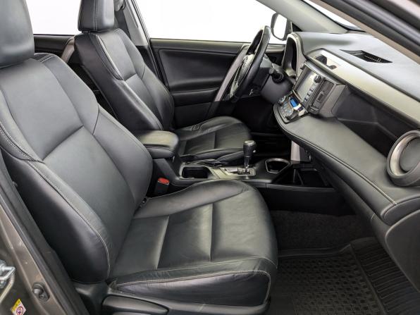 Toyota RAV4 IV (XA40) Рестайлинг с пробегом 2017 года, цена 2 250 000 рублей, 217415 км, внедорожник, Автокод Объявления