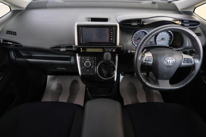 Toyota Wish II Рестайлинг с пробегом 2012 года, цена 1 519 000 рублей, 109360 км, минивэн, Автокод Объявления