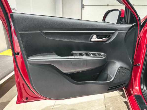 Kia Rio IV Рестайлинг с пробегом 2021 года, цена 1 703 934 рубля, 82312 км, седан, Автокод Объявления