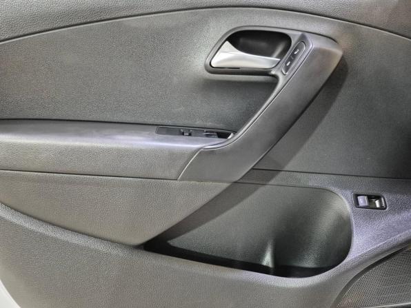Volkswagen Polo V Рестайлинг с пробегом 2019 года, цена 1 090 000 рублей, 153000 км, седан, Автокод Объявления