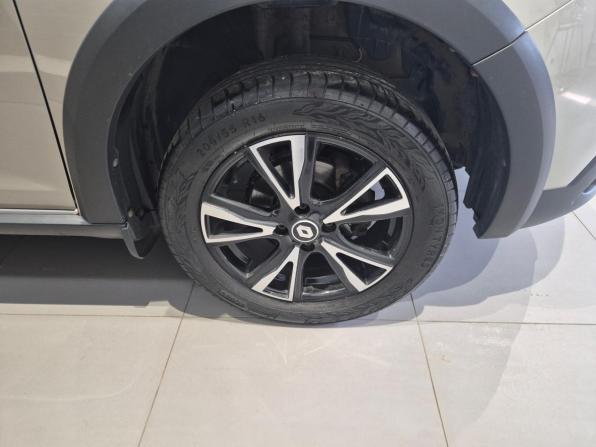Renault Logan II Рестайлинг с пробегом 2019 года, цена 949 000 рублей, 100568 км, седан, Автокод Объявления
