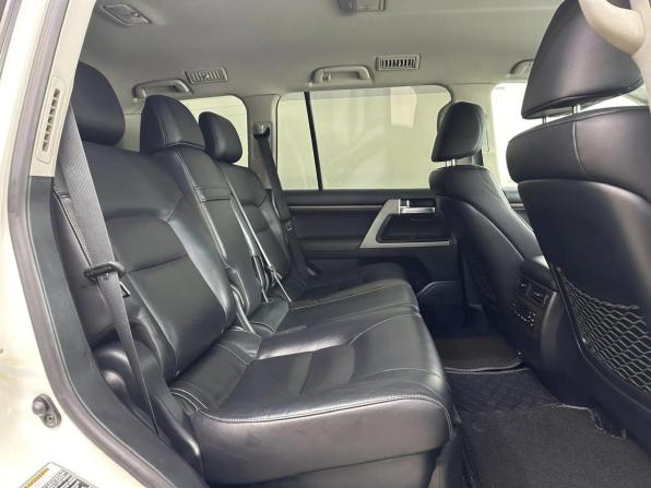 Toyota Land Cruiser 200 Series Рестайлинг 2 с пробегом 2015 года, цена 4 750 000 рублей, 187000 км, внедорожник, Автокод Объявления