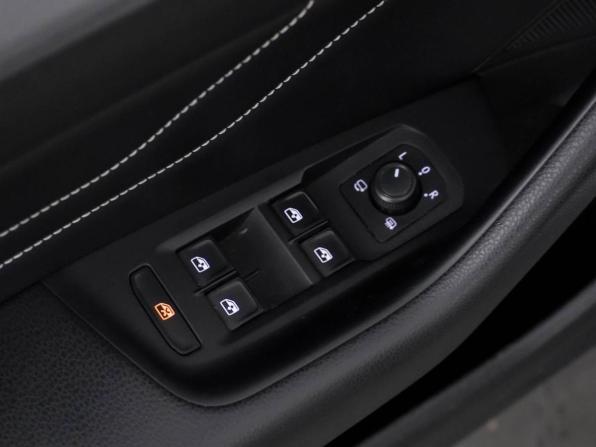 Volkswagen Passat B8 Рестайлинг с пробегом 2020 года, цена 2 399 046 рублей, 165243 км, седан, Автокод Объявления