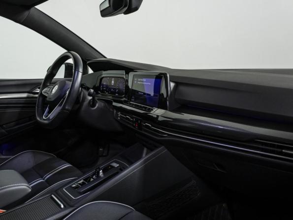 Volkswagen Golf VIII с пробегом 2021 года, цена 2 699 000 рублей, 60200 км, хэтчбек, Автокод Объявления