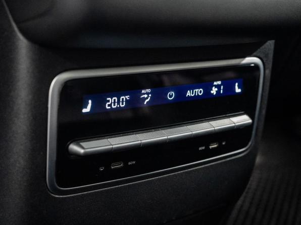 Li Auto (Lixiang) L7 I с пробегом 2023 года, цена 5 690 000 рублей, 52700 км, внедорожник, Автокод Объявления