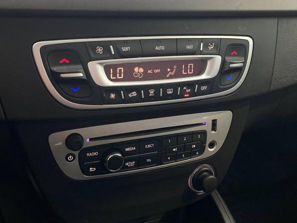 Renault Fluence I Рестайлинг с пробегом 2014 года, цена 877 000 рублей, 118983 км, седан, Автокод Объявления