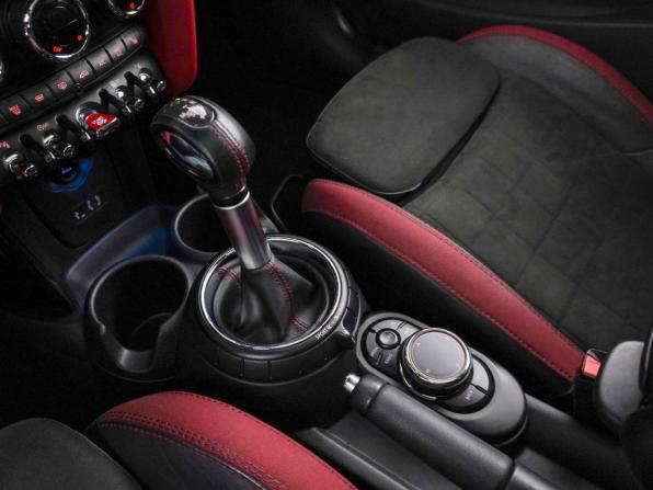 Mini Hatch III (F55/F56) с пробегом 2017 года, цена 2 649 874 рубля, 99602 км, хэтчбек, Автокод Объявления