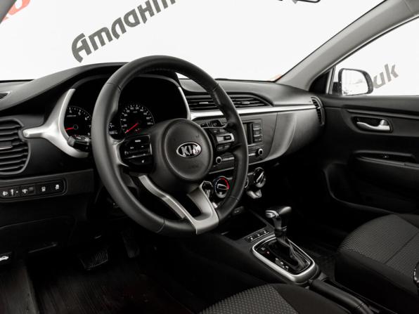 Kia Rio IV Рестайлинг с пробегом 2021 года, цена 1 615 000 рублей, 77500 км, седан, Автокод Объявления