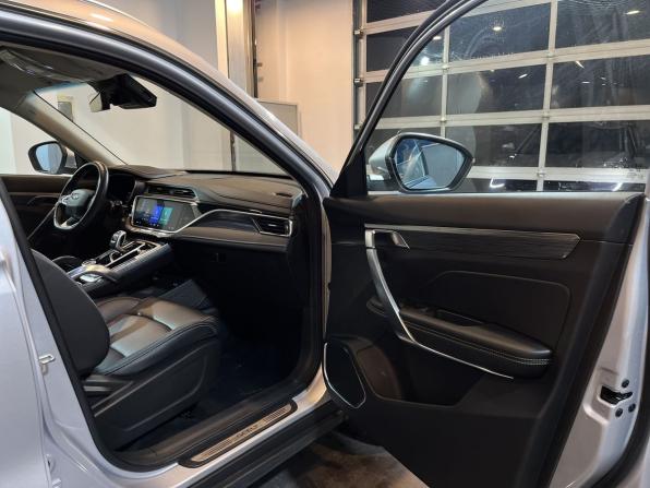 Geely Atlas Pro с пробегом 2023 года, цена 2 050 000 рублей, 47720 км, внедорожник, Автокод Объявления