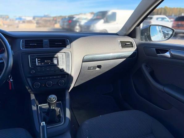 Volkswagen Jetta VI Рестайлинг с пробегом 2017 года, цена 950 000 рублей, 223000 км, седан, Автокод Объявления