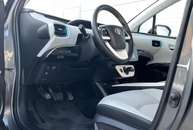 Toyota Prius IV (XW50) с пробегом 2017 года, цена 1 800 000 рублей, 156077 км, лифтбек, Автокод Объявления