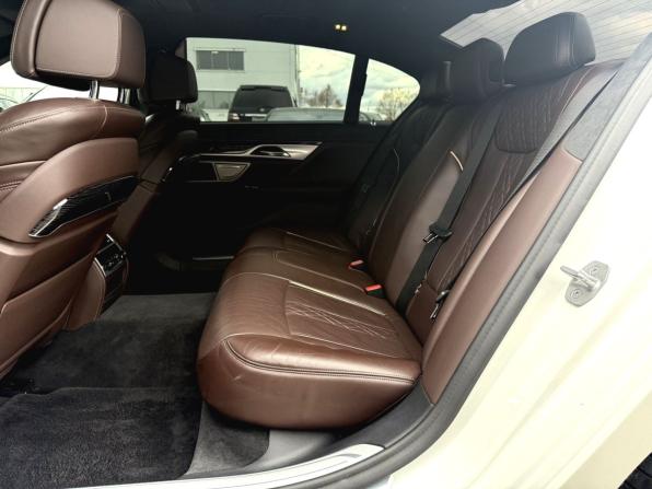 BMW 7 серии VI (G11/G12) Рестайлинг с пробегом 2021 года, цена 7 890 000 рублей, 44018 км, седан, Автокод Объявления